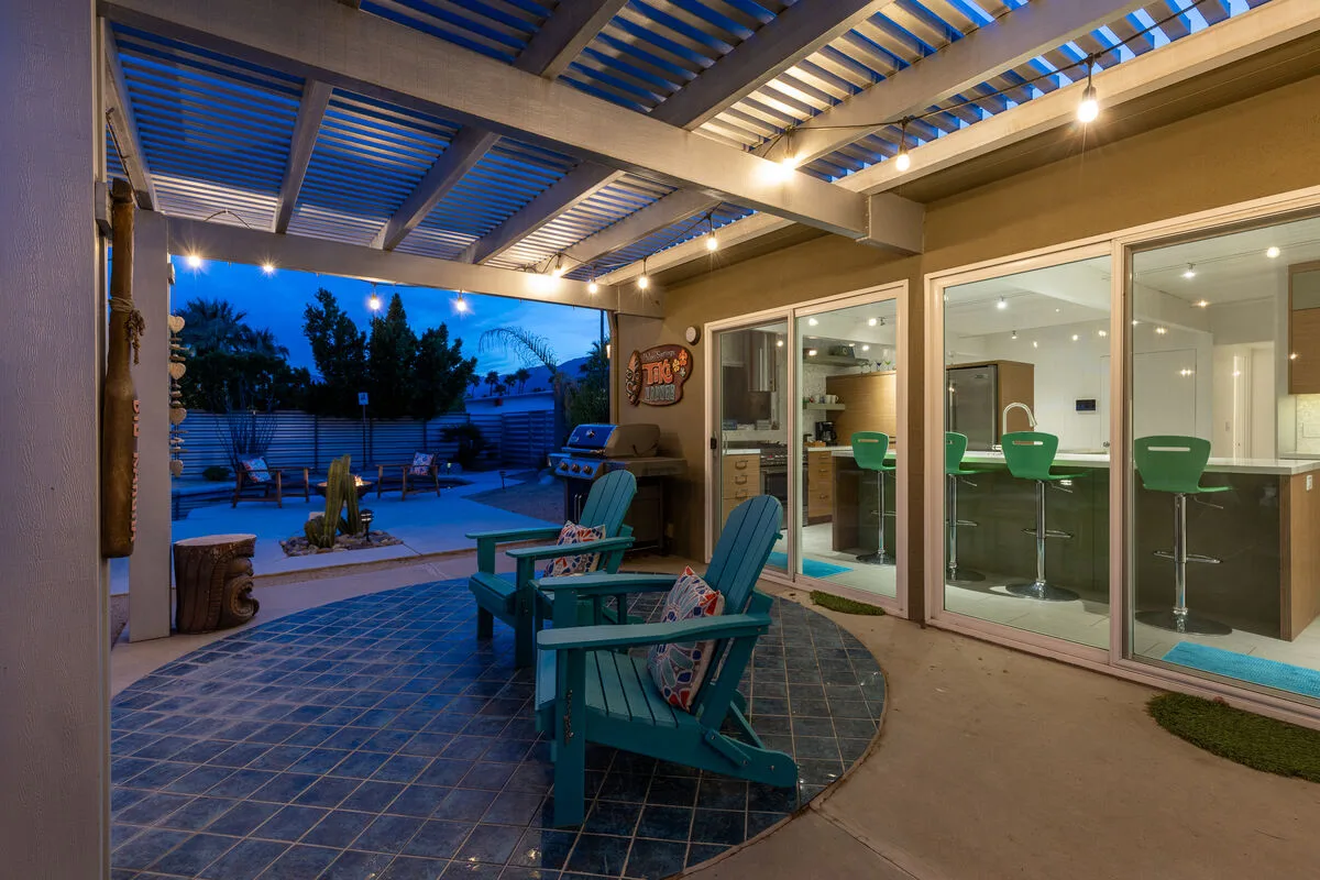 Splash & Sip House
