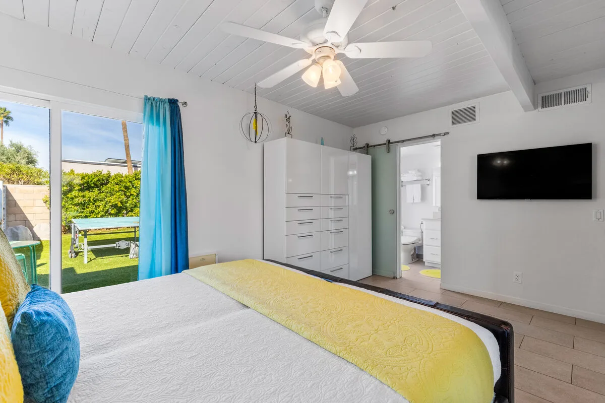 Splash & Sip House