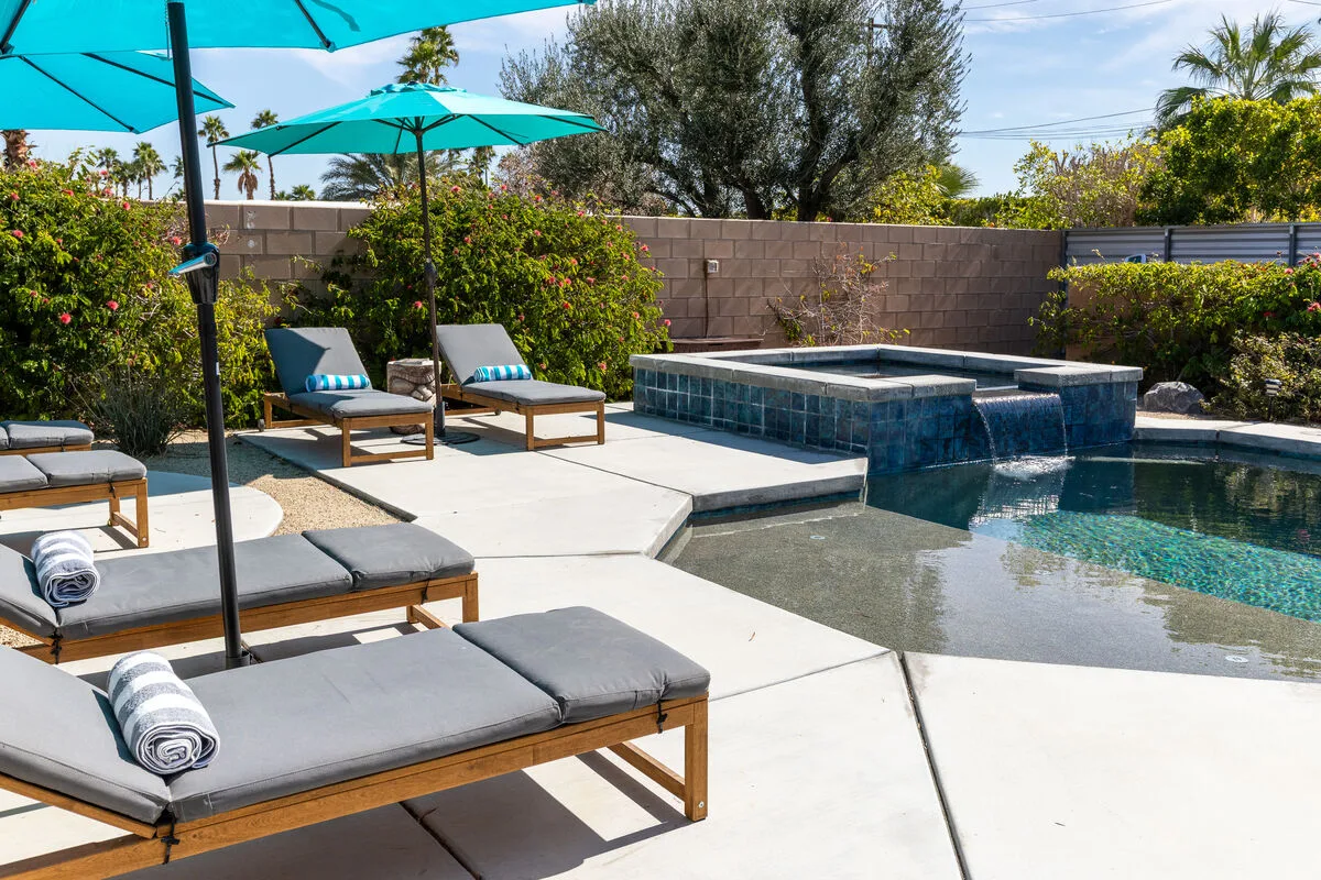 Splash & Sip House