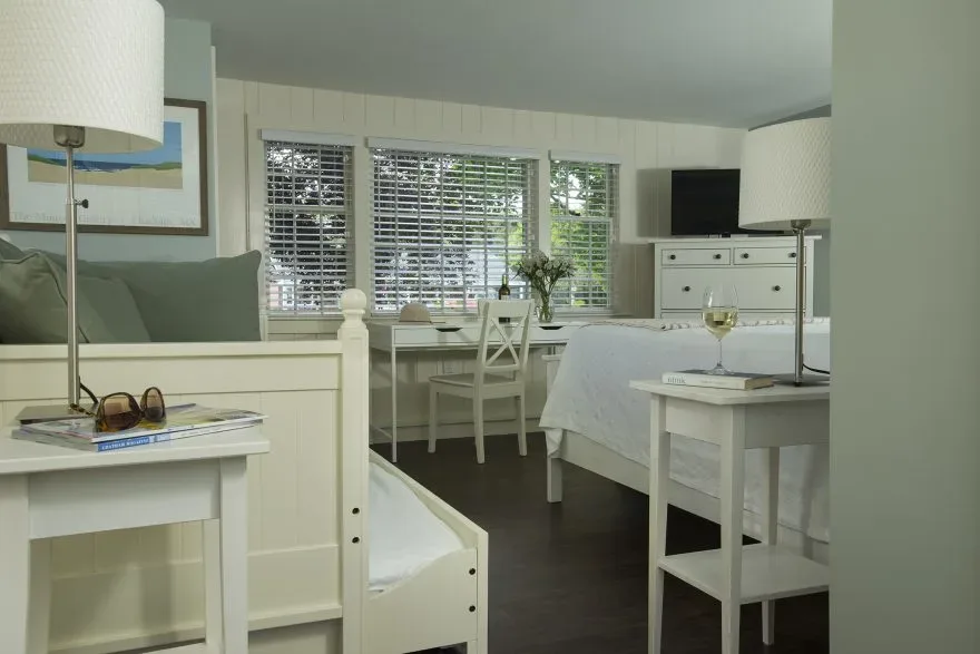 Chatham Seafarer Inn