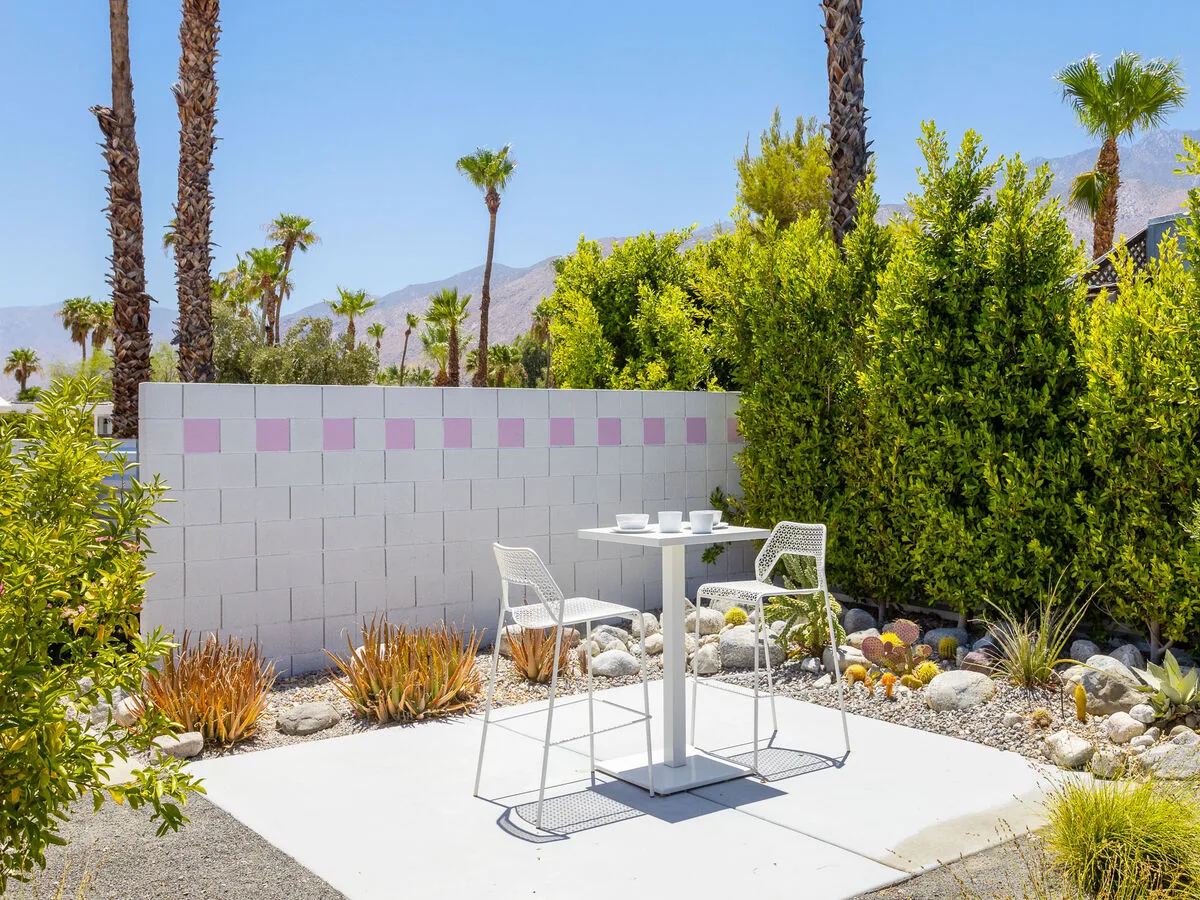 Bubble Gum Modern: Mid-Century Alexander