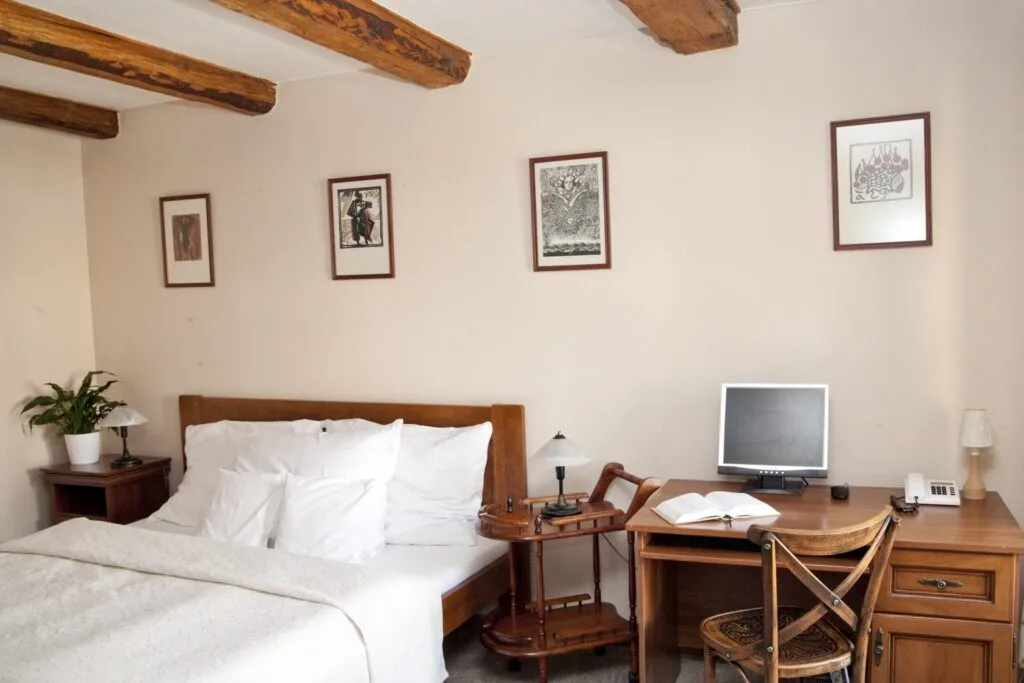Room 3 with courtyard view