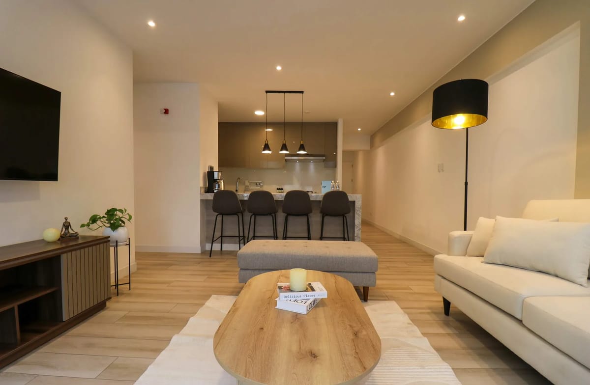 Charming 2BR with Balcony in Miraflores