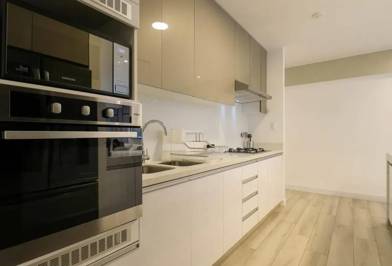 Charming 2BR with Balcony in Miraflores
