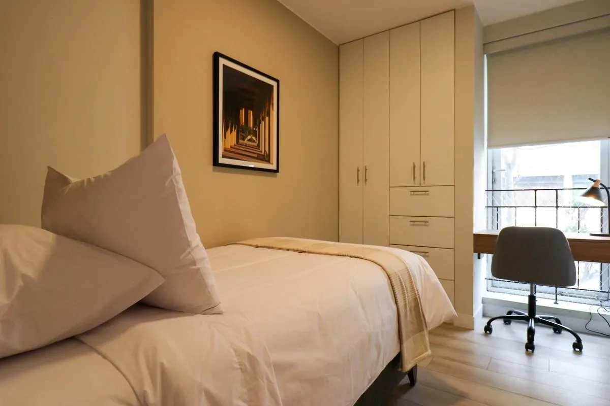 Charming 2BR with Balcony in Miraflores