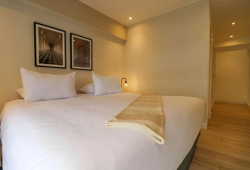 Charming 2BR with Balcony in Miraflores