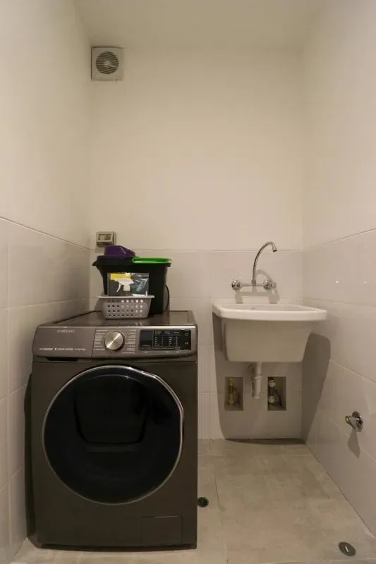 Charming 2BR with Balcony in Miraflores