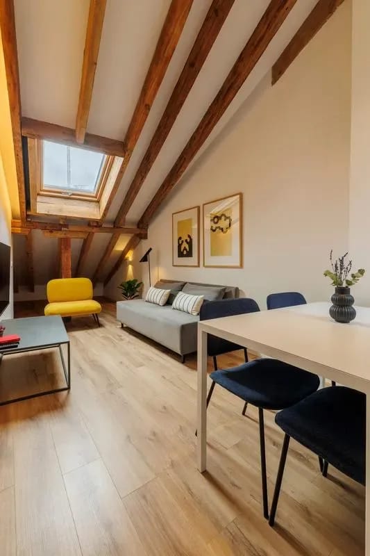Spacious 2BR at Palacio Real