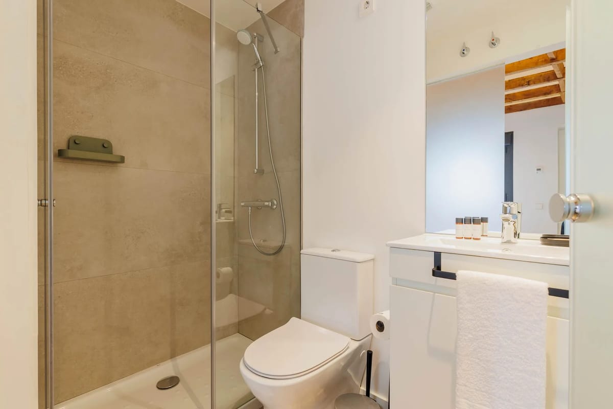 Spacious 2BR at Palacio Real