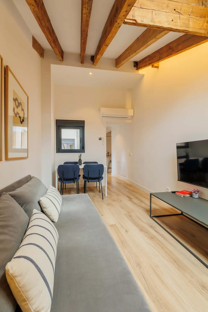 Spacious 2BR at Palacio Real