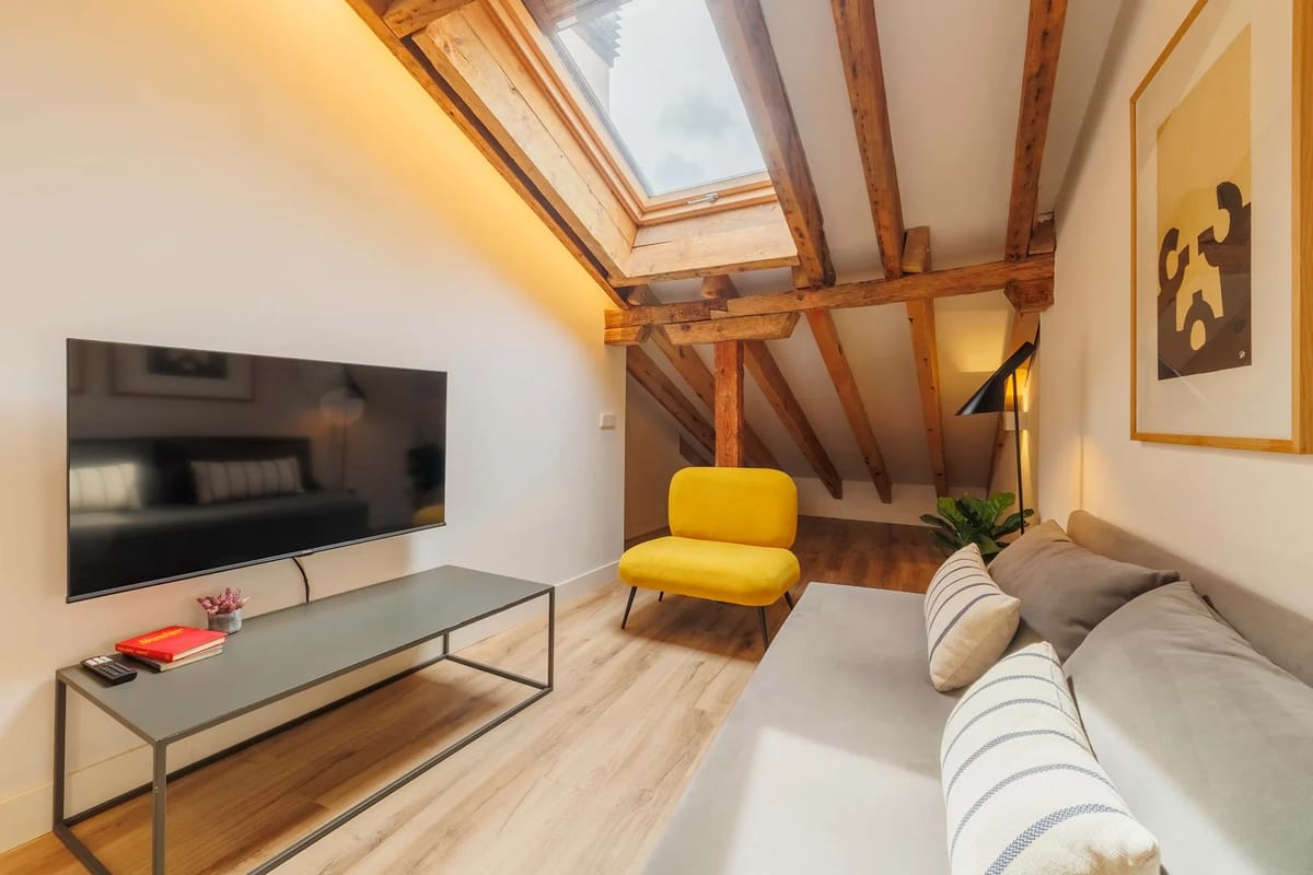 Spacious 2BR at Palacio Real