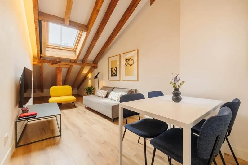 Spacious 2BR at Palacio Real