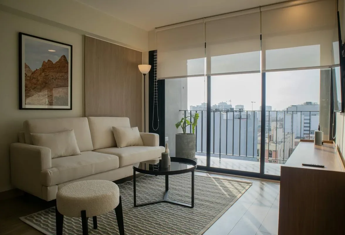 Engaging 2BR w/ balcony in Miraflores