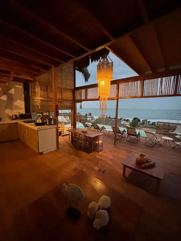 Relaxing Oceanfront  5BR in Punta Veleros