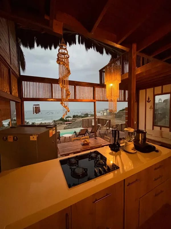 Relaxing Oceanfront  5BR in Punta Veleros