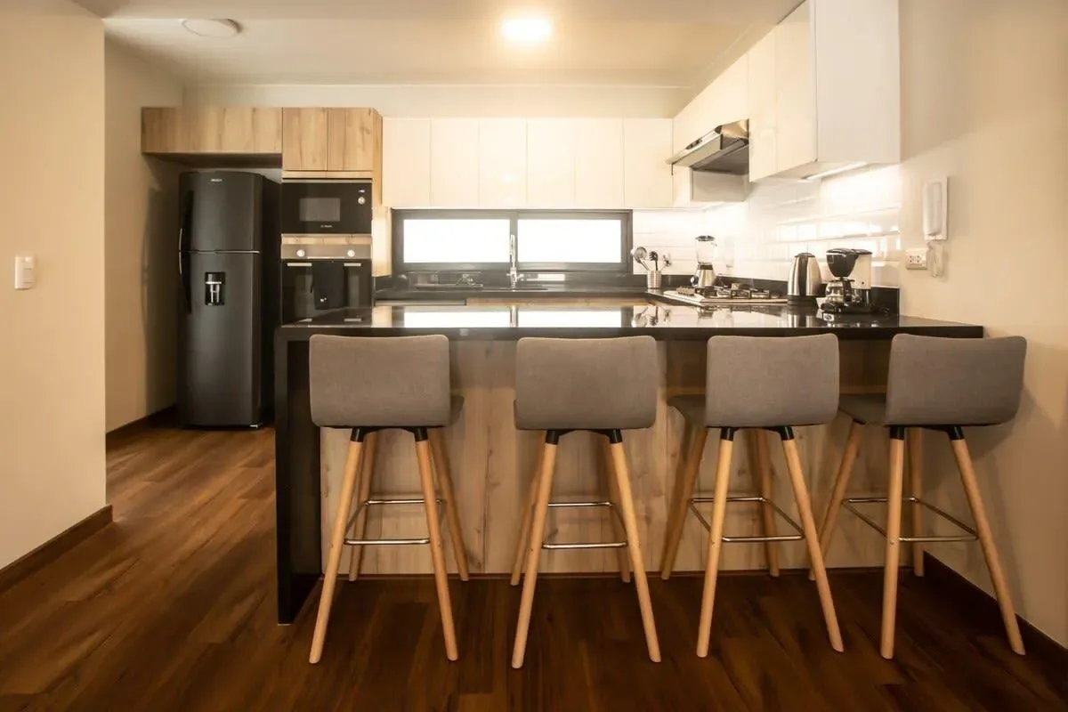 Perfect 2BR with Balcony in Miraflores