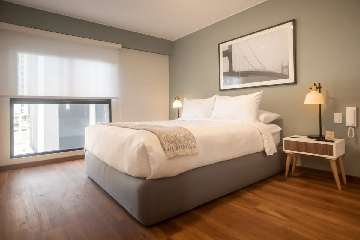 Perfect 2BR with Balcony in Miraflores