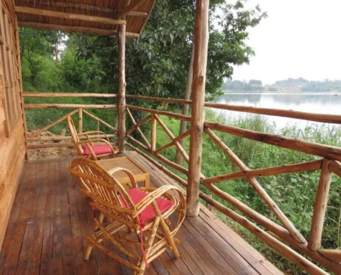 Balcón terraza de Zinnia con vista al lago