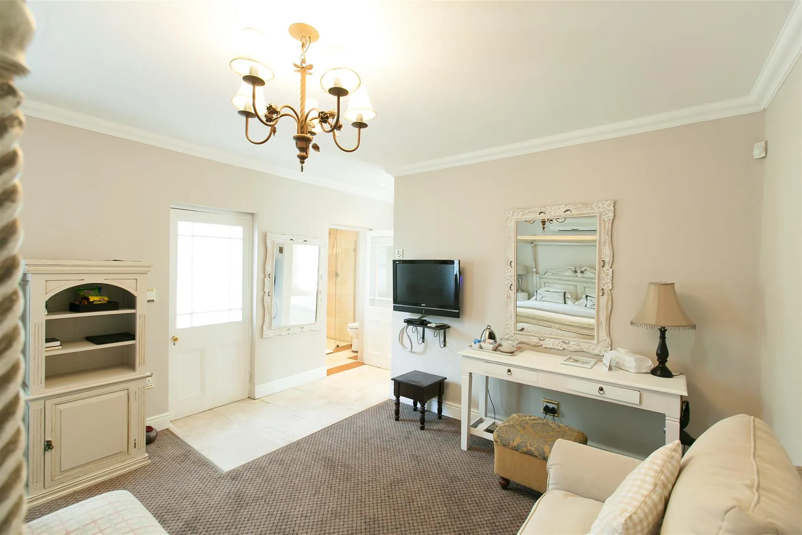 Guest room