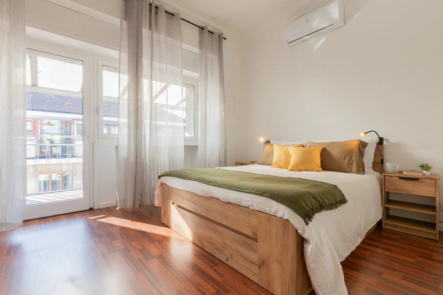 Bright and Modern Apartment