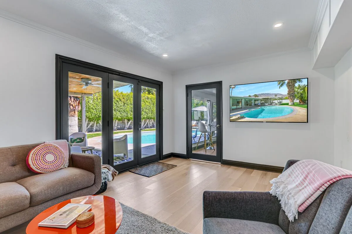 Golden Palms - 68904