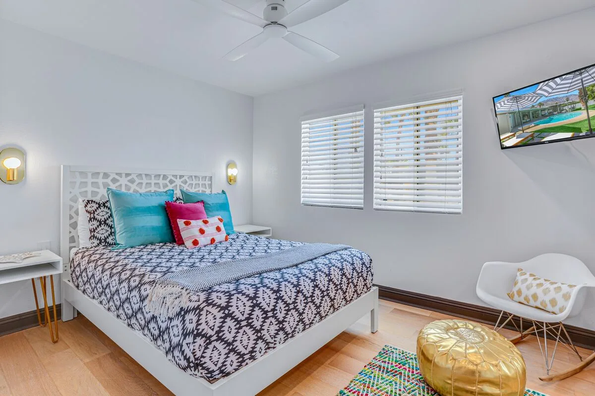 Golden Palms - 68904