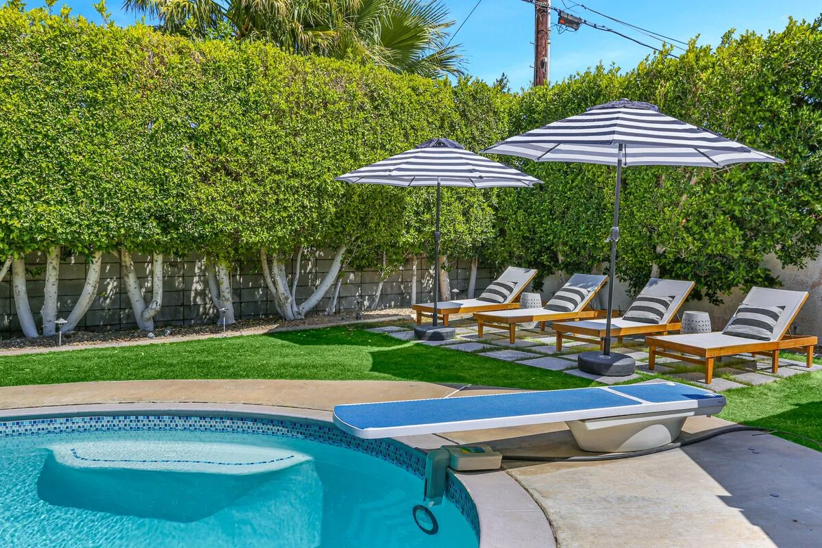 Golden Palms - 68904