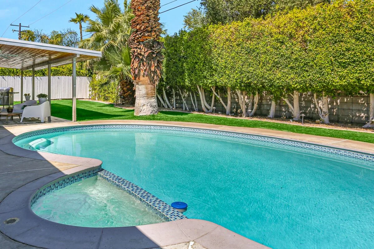 Golden Palms - 68904