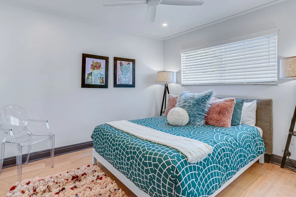 Golden Palms - 68904