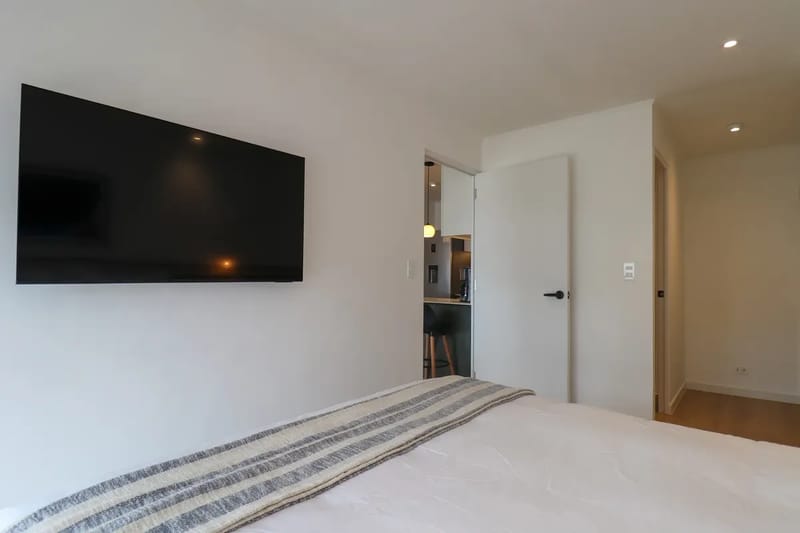 Scenic 2BR w/ Balcony & View in Miraflores