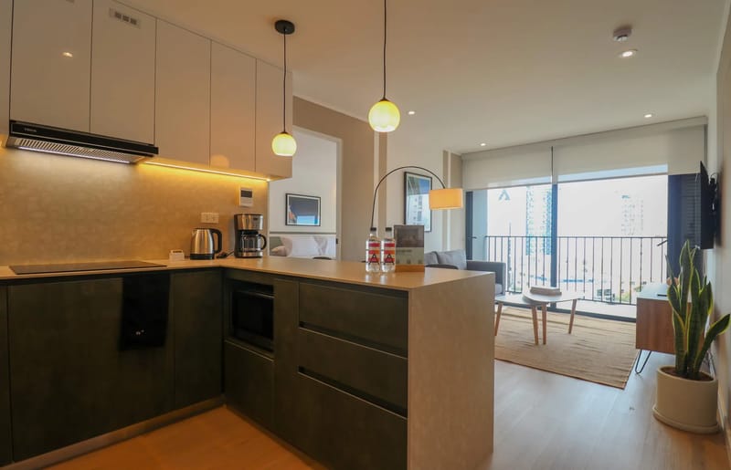 Scenic 2BR w/ Balcony & View in Miraflores