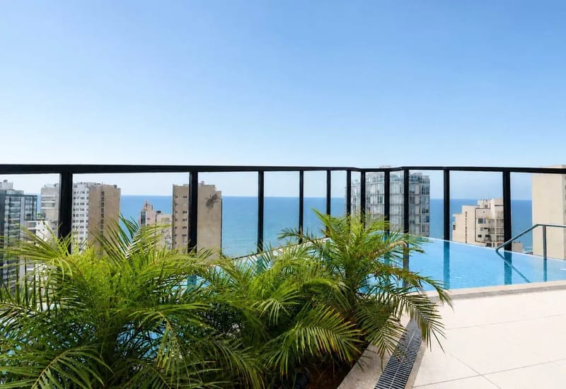 Scenic 2BR w/ Balcony & View in Miraflores