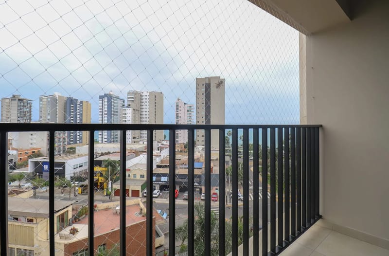Scenic 2BR w/ Balcony & View in Miraflores