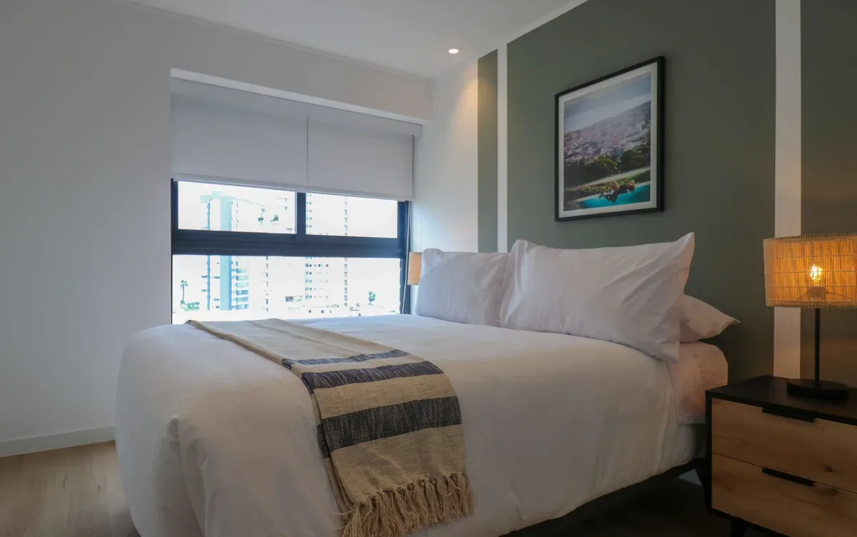 Scenic 2BR w/ Balcony & View in Miraflores