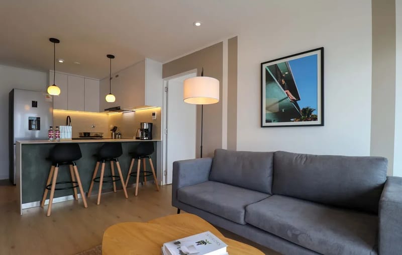Scenic 2BR w/ Balcony & View in Miraflores