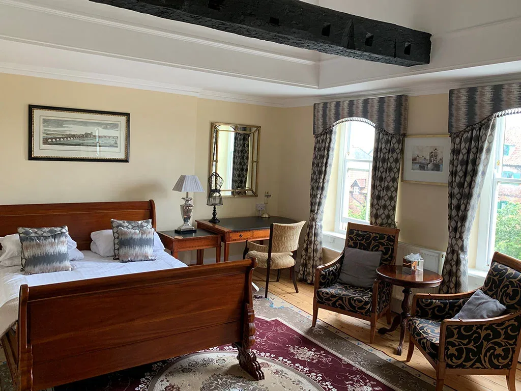 Guest room