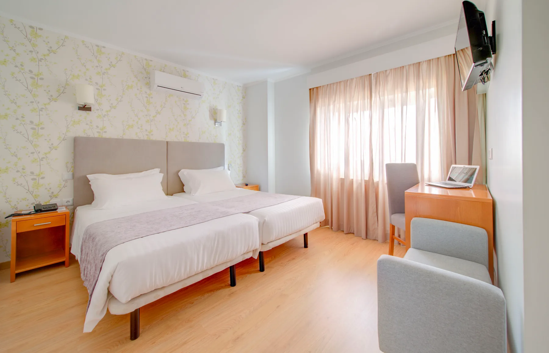 Habitación con cama doble o dos camas individuales