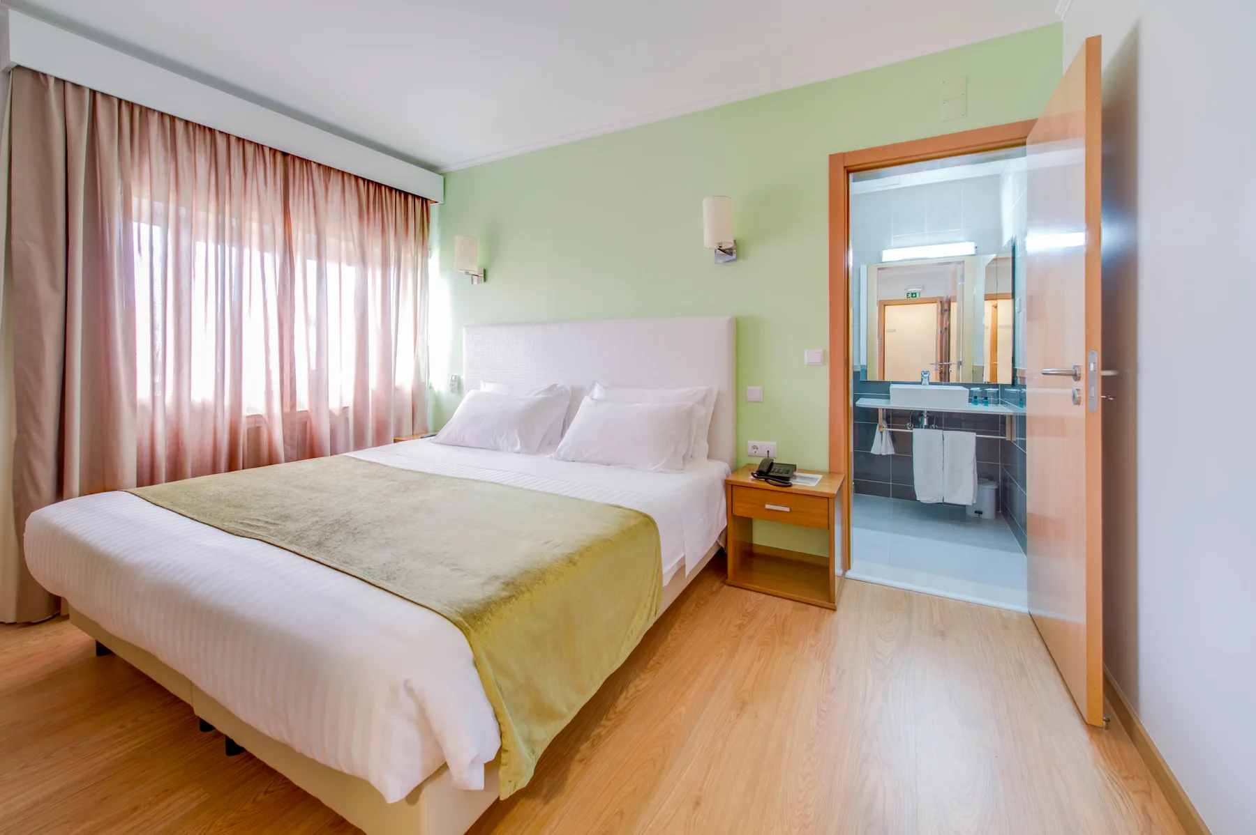 Habitación con cama doble o dos camas individuales