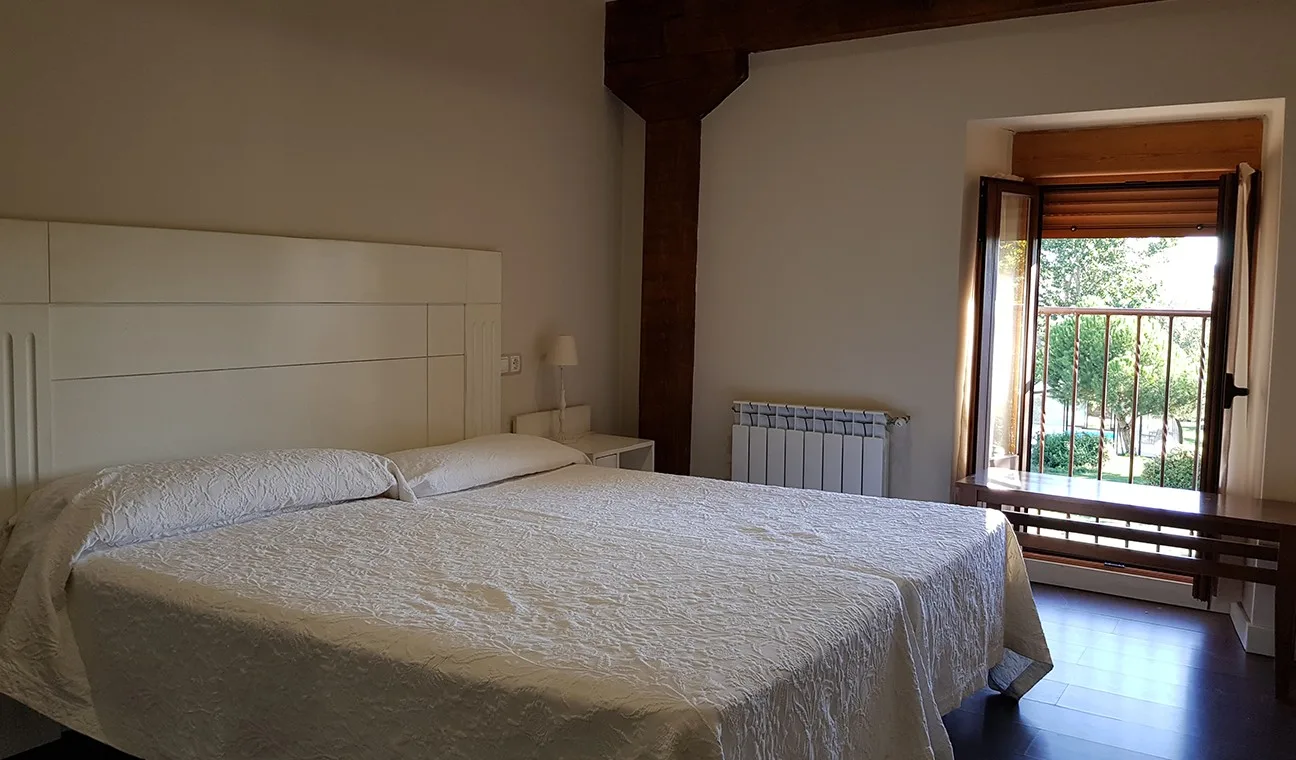 Interior and bedroom gallery photo 4