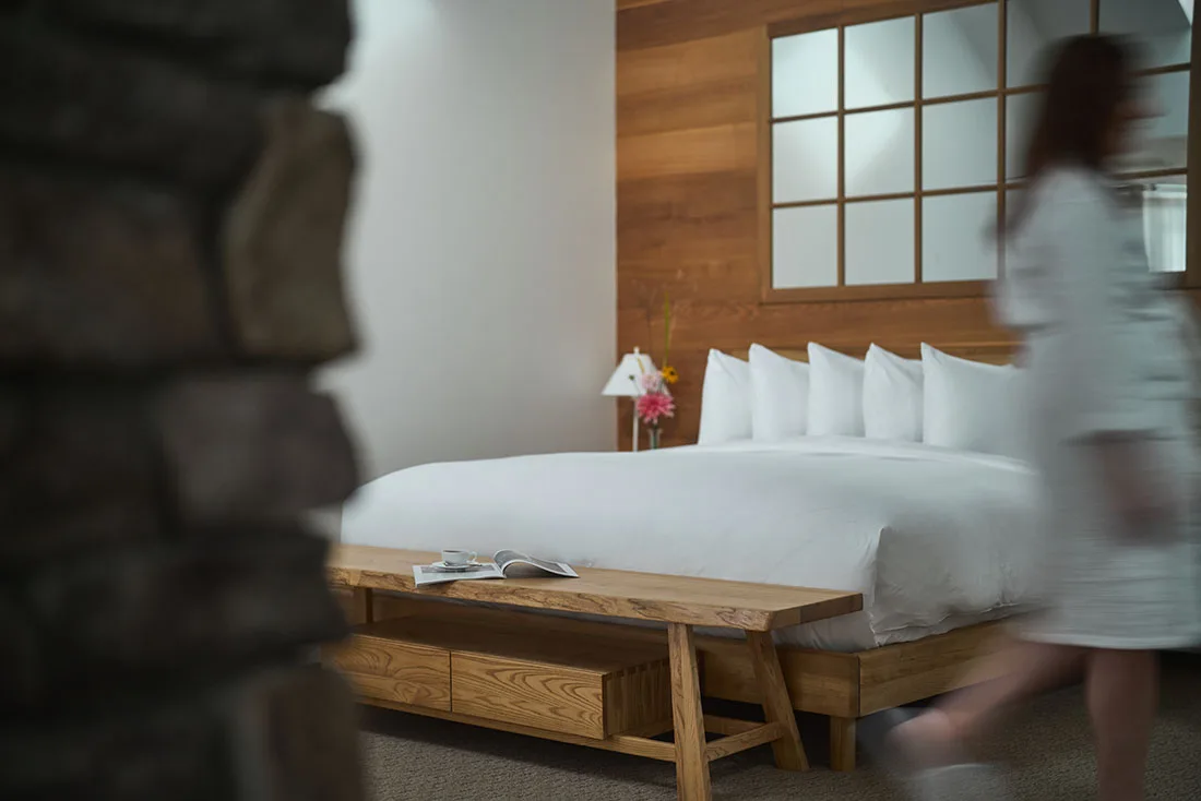 Property image from the Sooke Harbour House homepage.