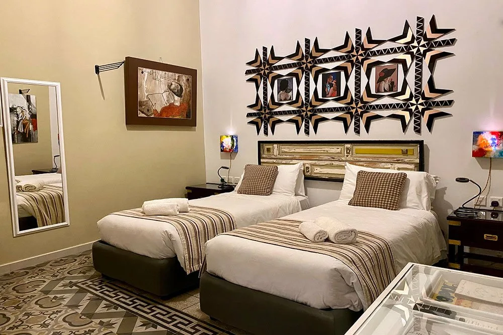 Room 616 twin beds