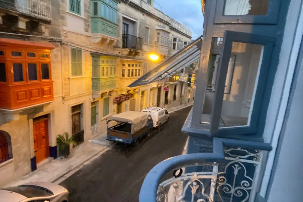 Room 454 balcony and street view