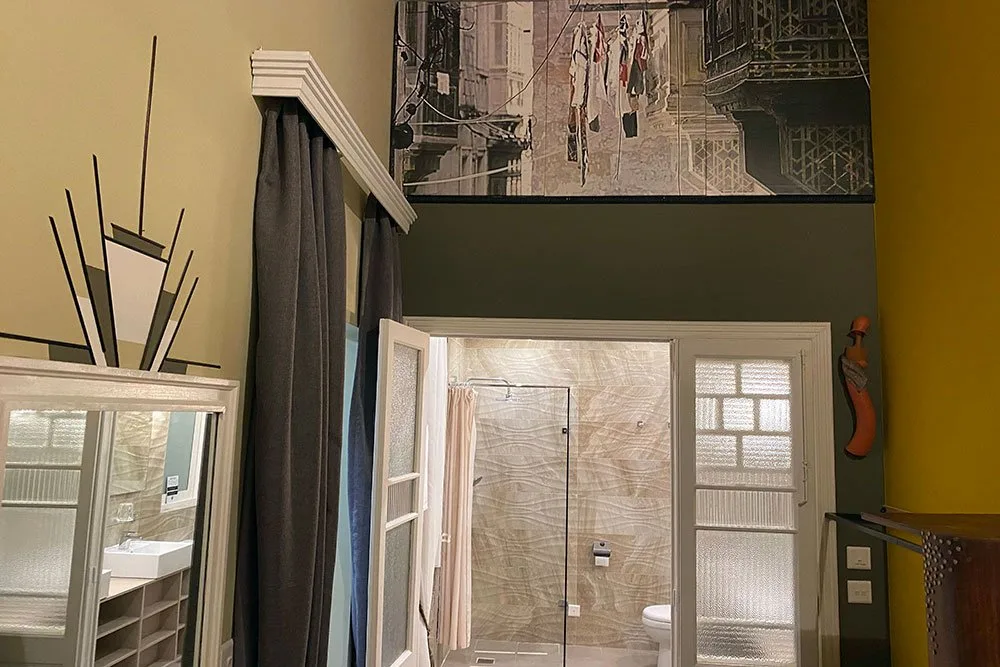Room 616 bathroom
