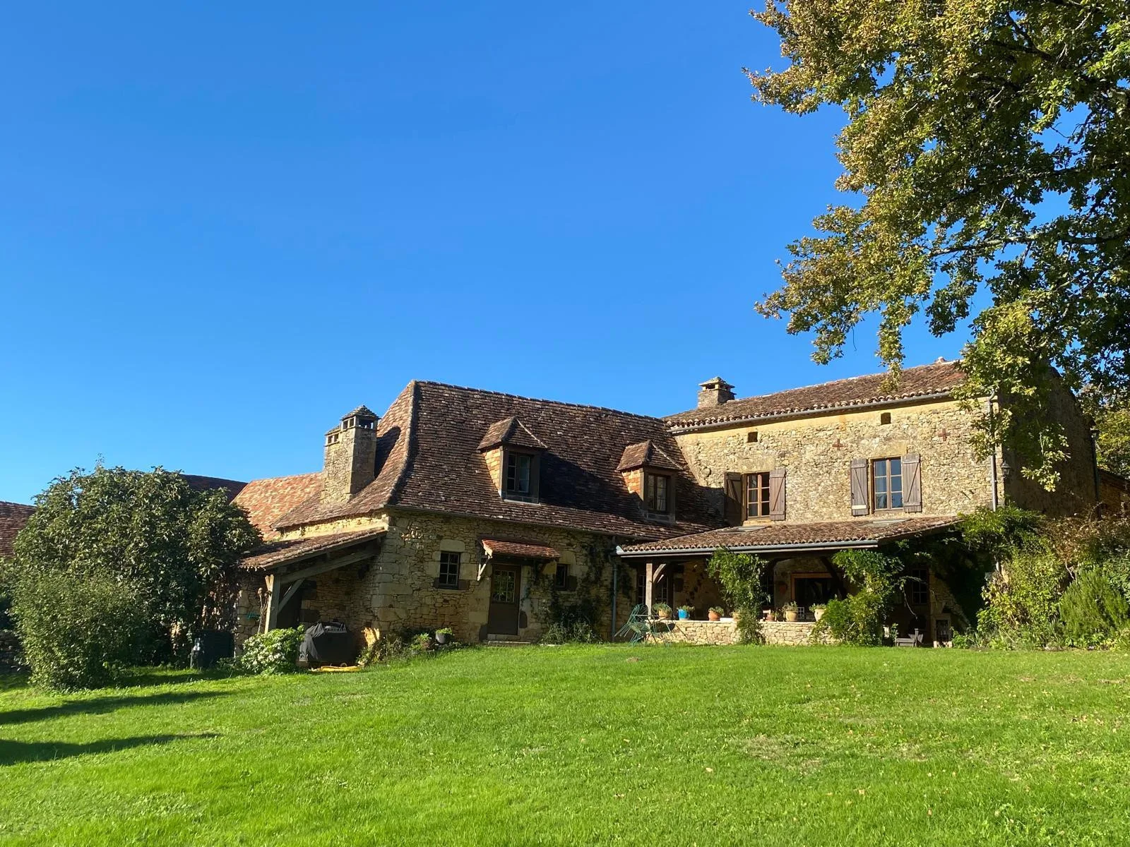 Maison à Urval - Maison typique Dordogne avec piscine & vue