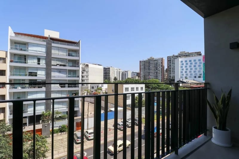 Engaging 2BR with Cozy Balcony in Miraflores
