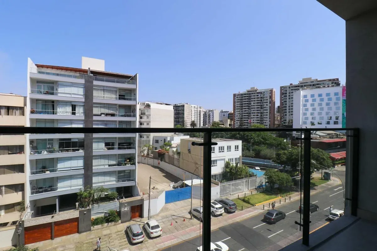 Engaging 2BR with Cozy Balcony in Miraflores