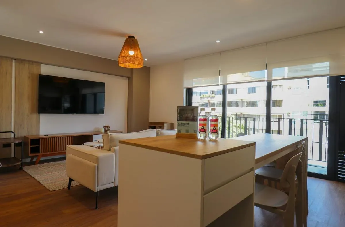 Engaging 2BR with Cozy Balcony in Miraflores