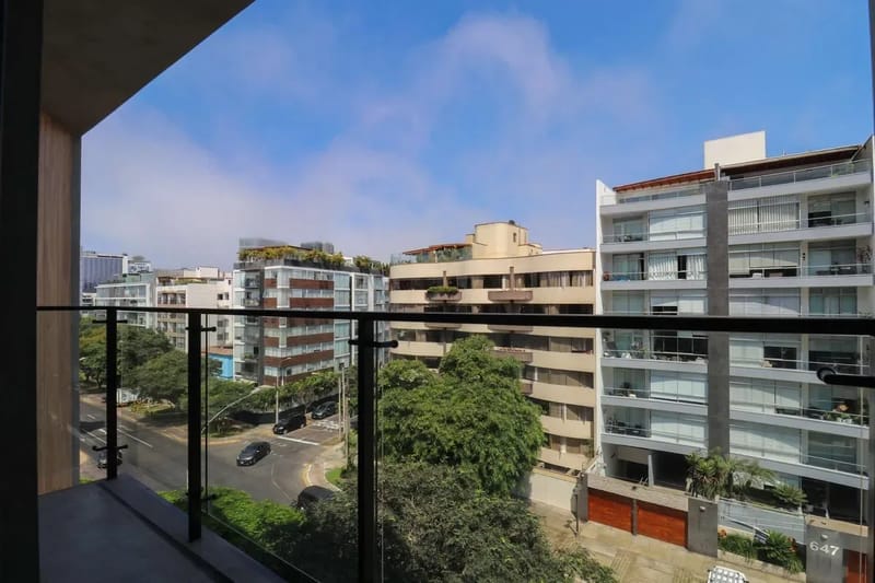 Engaging 2BR with Cozy Balcony in Miraflores