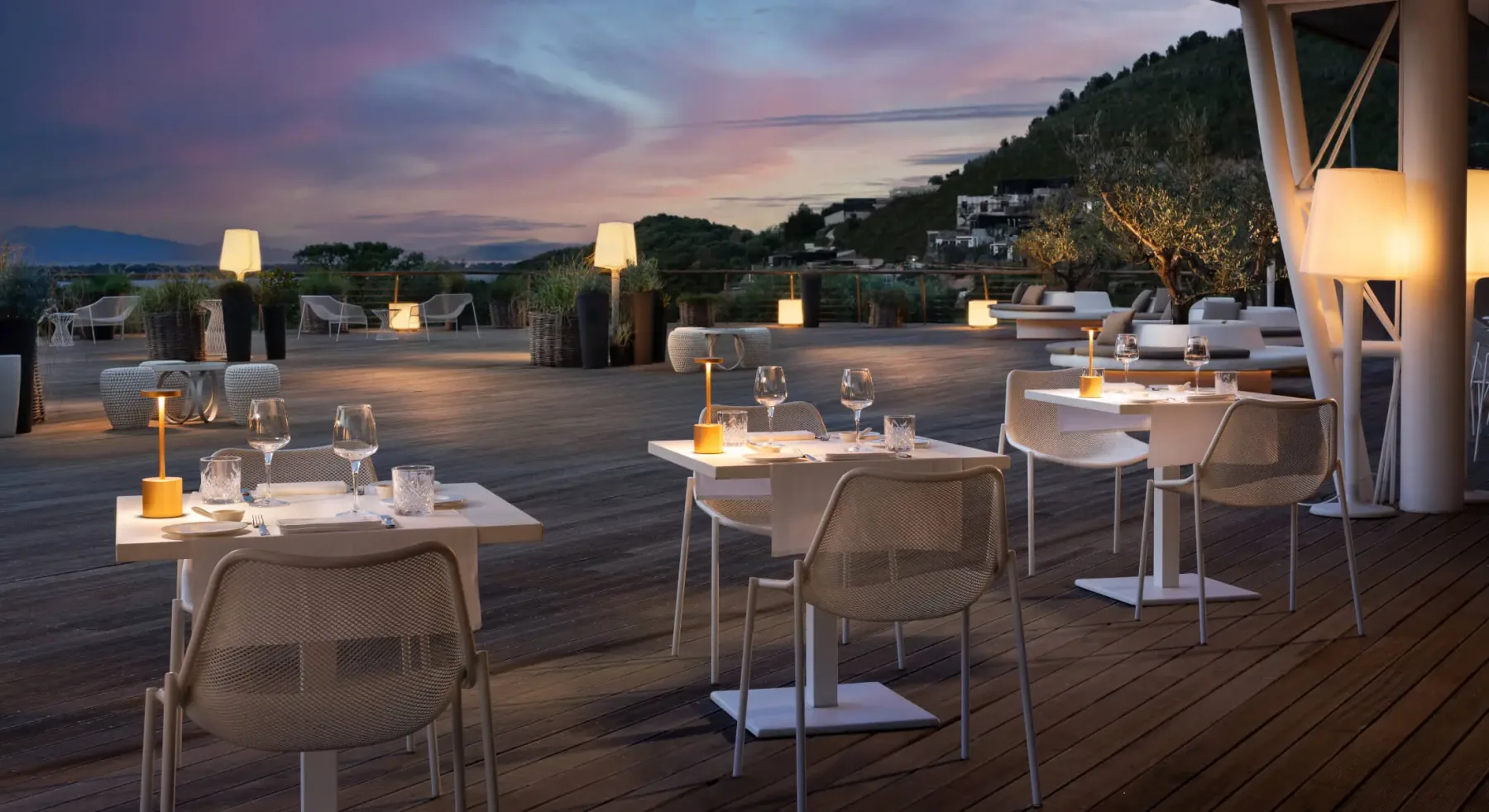 Dama Dama restaurant at sunset