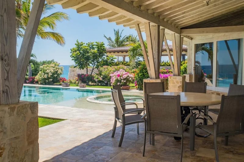 Elegant Oceanfront 5BR Villa w/ Amazing Pool